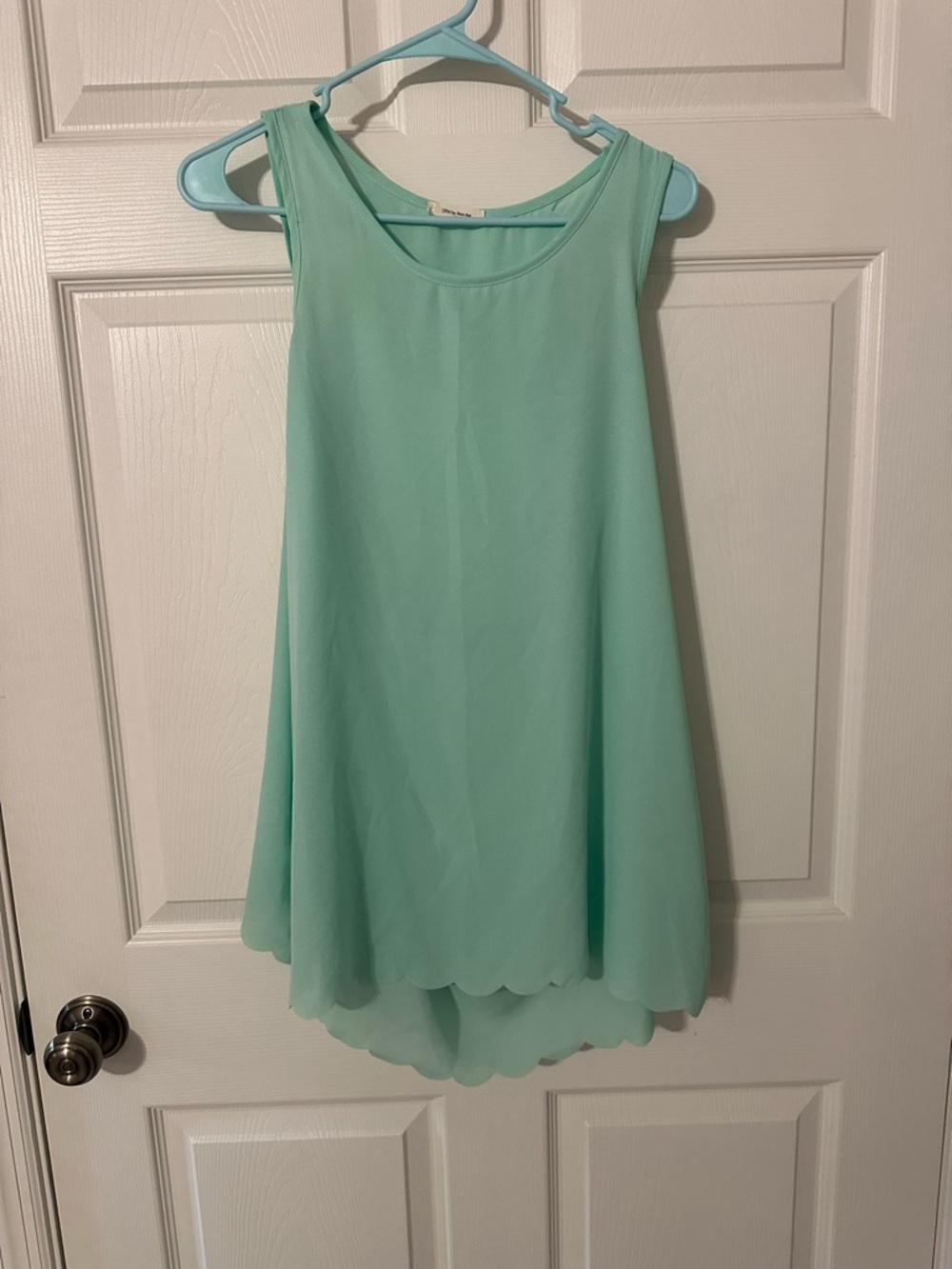 12 Pm By Mon Ami Mint Green Scallop Hem Sleeveless Blouse